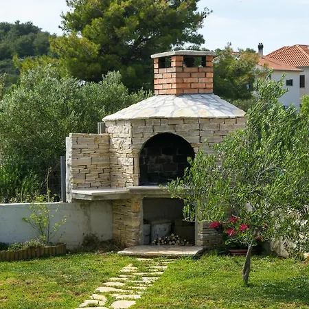 Villa Mb *